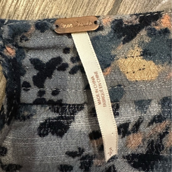 FREE PEOPLE Romper ALL THE RIGHT RUFFLES BLUE Floral Size Small Boho Festival - Picture 9 of 15